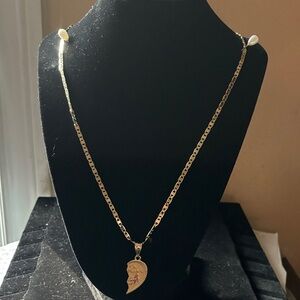 Elegant Gold Leaf Pendant Necklace
